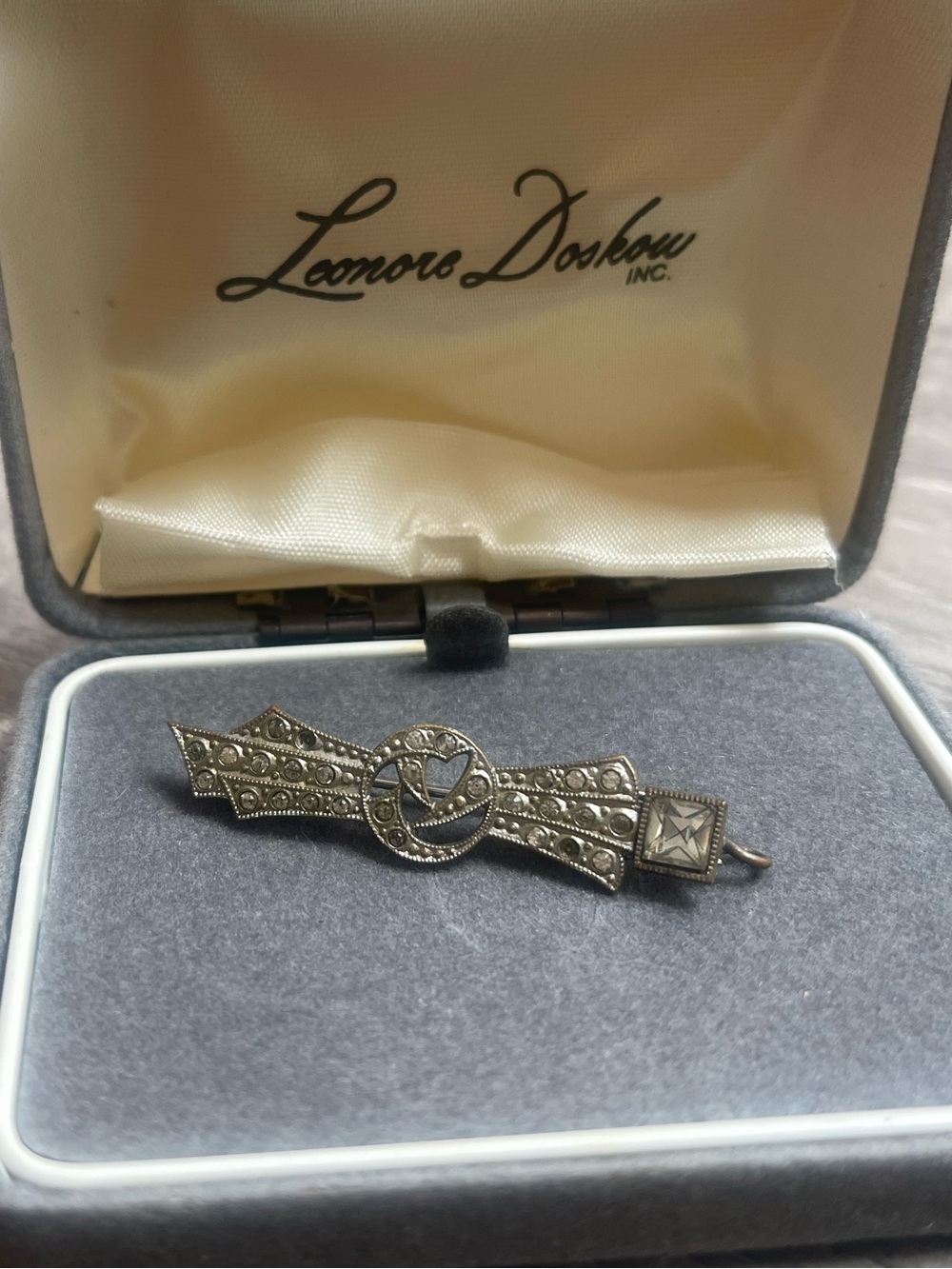 Lenore Doskow Signed Silver-Tone Rhinestone Bar Pin/Charm